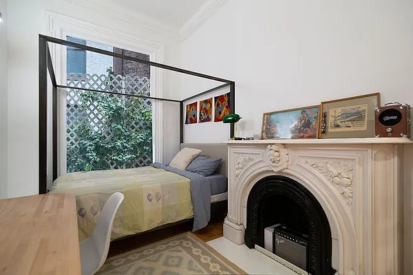 Rented by REAL New York | media 11