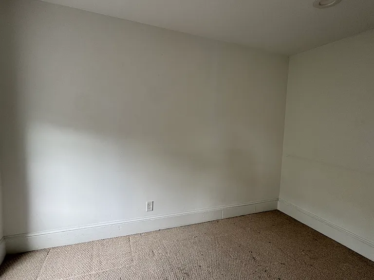 226 Newbury St #4R — Photo 5