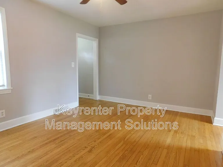 325 James Ave — Photo 7