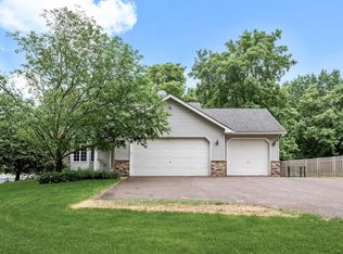 624 Stockdale Rd, Vadnais Heights, MN 55127