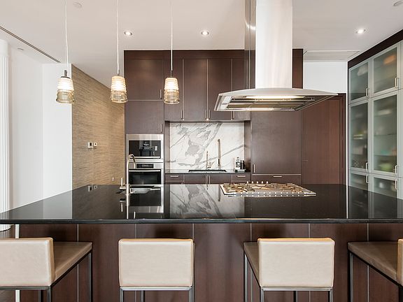 3rd image of 22 Mercer St APT 2C