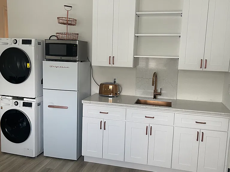 Blush Ct — Photo 1
