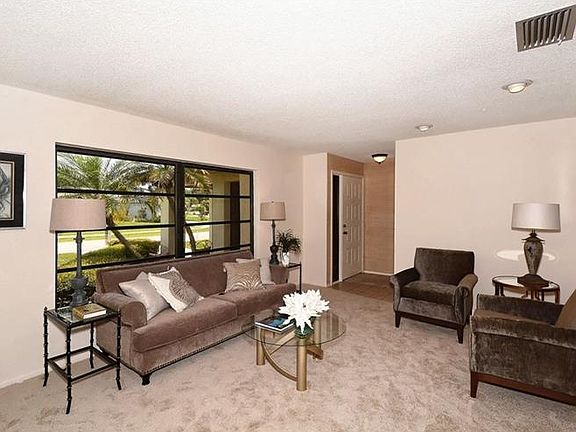 2nd image of 2550 Wood Oak Dr