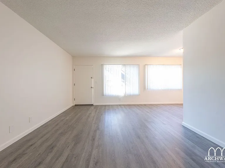 2320 Virginia Ave #3 — Photo 9