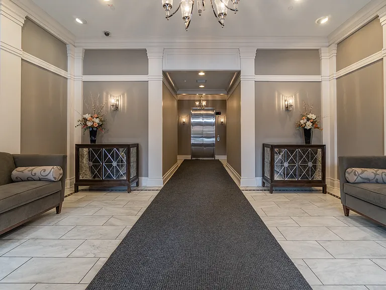 37 Henry St #401 — Photo 30