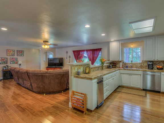 5th image of 10946 Gautier Dr