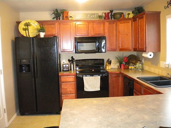 3rd image of 232 Trailwood Ave
