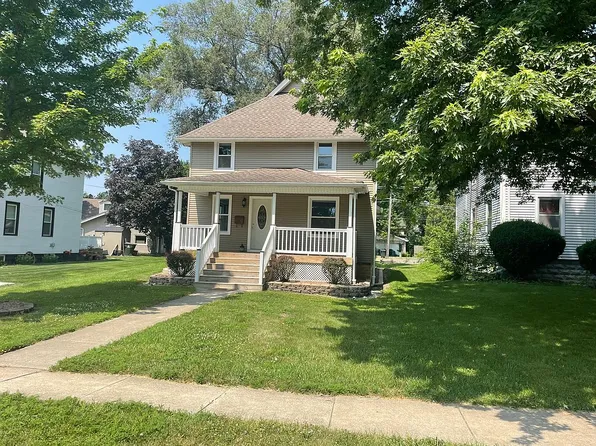 271 S Main St, Manteno, IL 60950
