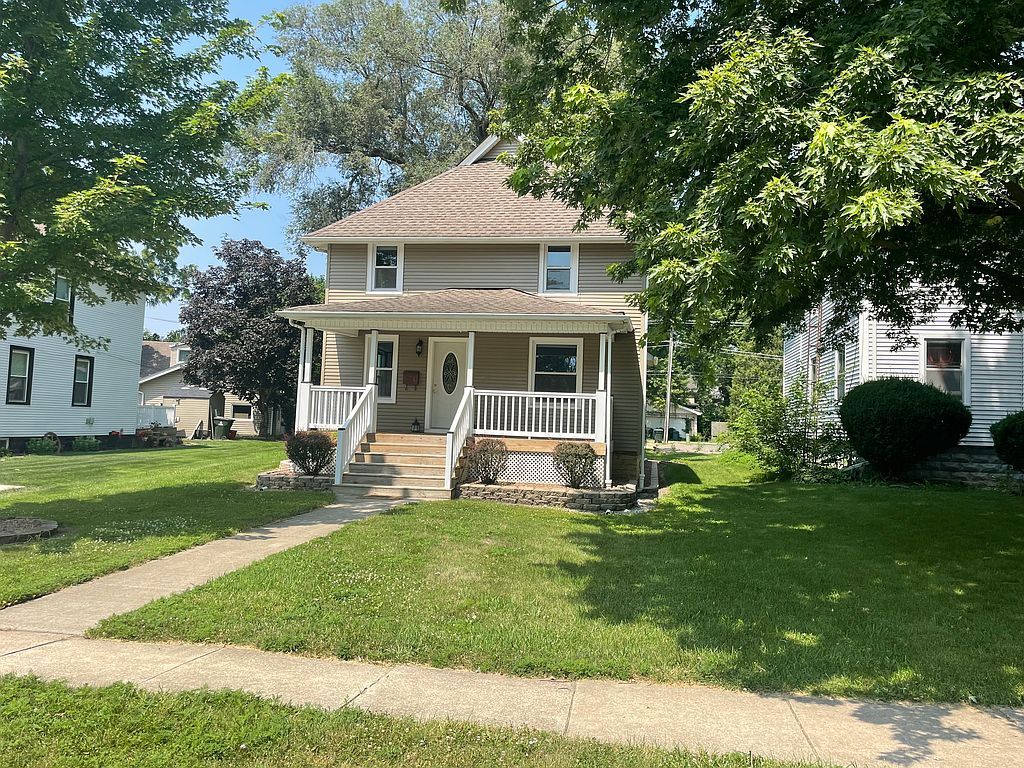 271 S Main St - Property Image