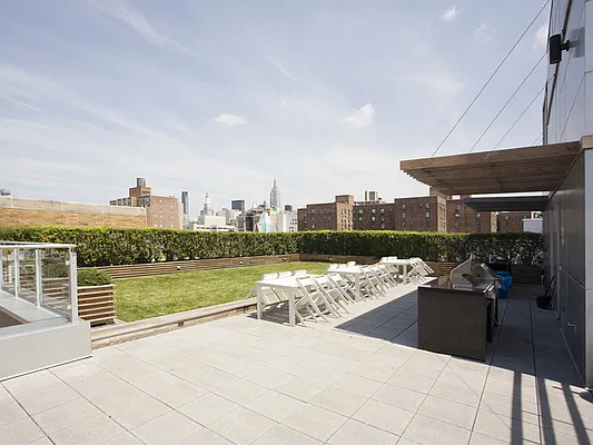 Sold by Sotheby's International Realty | media 17