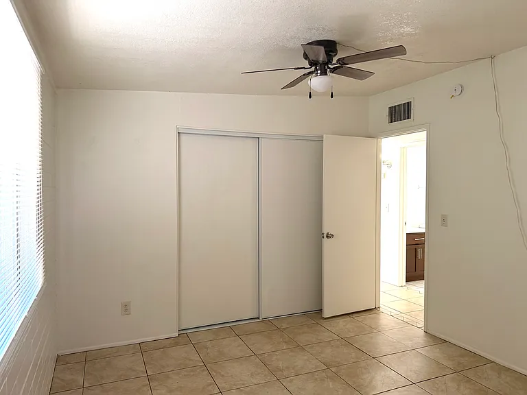 4204 E Los Robles St — Photo 10