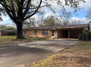 8149 Karen Dr, Tyler, TX 75703