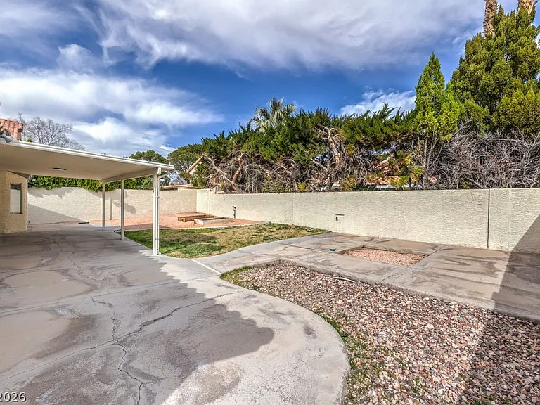 10024 Sail Landing Ct — Photo 39