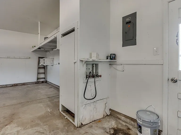 3516 Mount Pleasant Dr — Photo 18