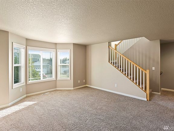 4th image of 3361 Bali St NE