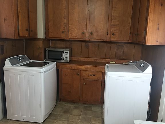 5th image of 511 Pleasant St