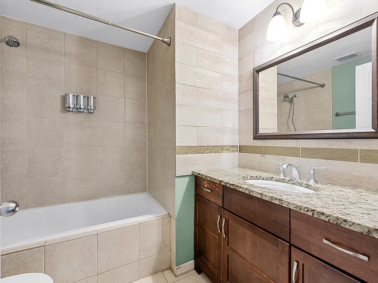 1161 Kettle Pond Ln — Photo 7