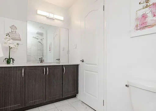 Welcome to this beautifully upgraded newer-build detached home in the sought-after Georgian Sands... — Photo 4
