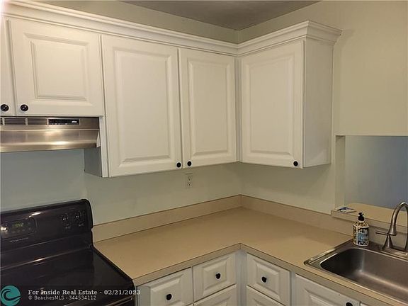 4th image of 721 N Pine Island Rd APT 210