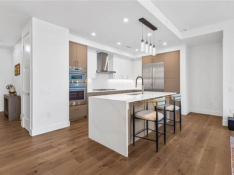 2425 Peachtree Rd NE #503 — Photo 3