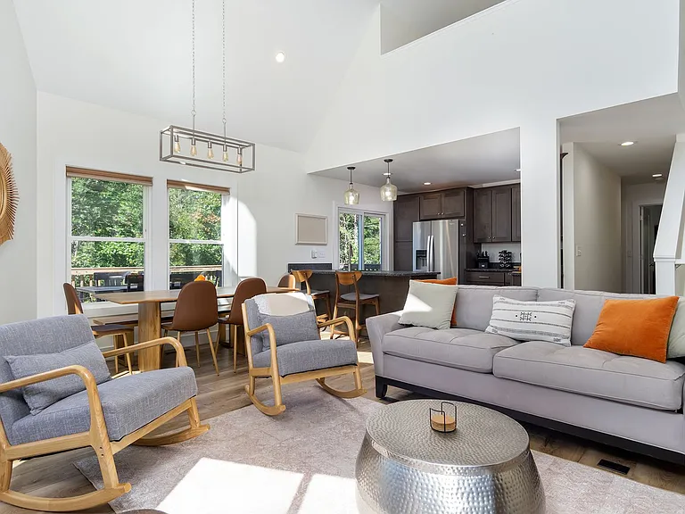 27 M L Reagan Dr — Photo 13