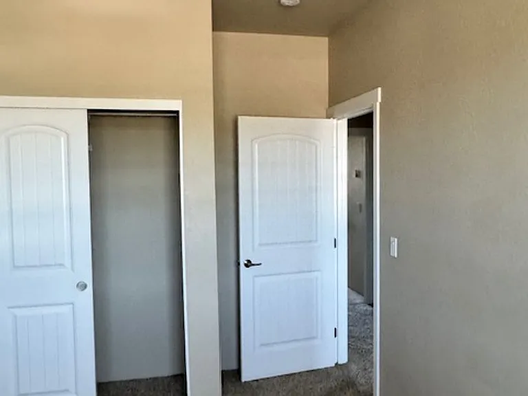814 Overcup St — Photo 13