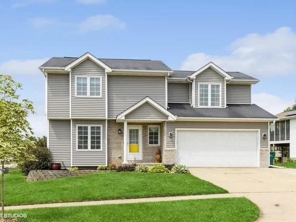 1105 Parkview Ln, Ely, IA 52227