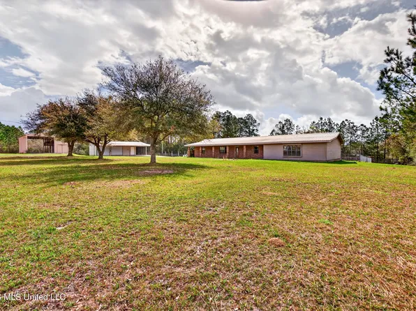 98 Country Heritage Rd, Poplarville, MS 39470
