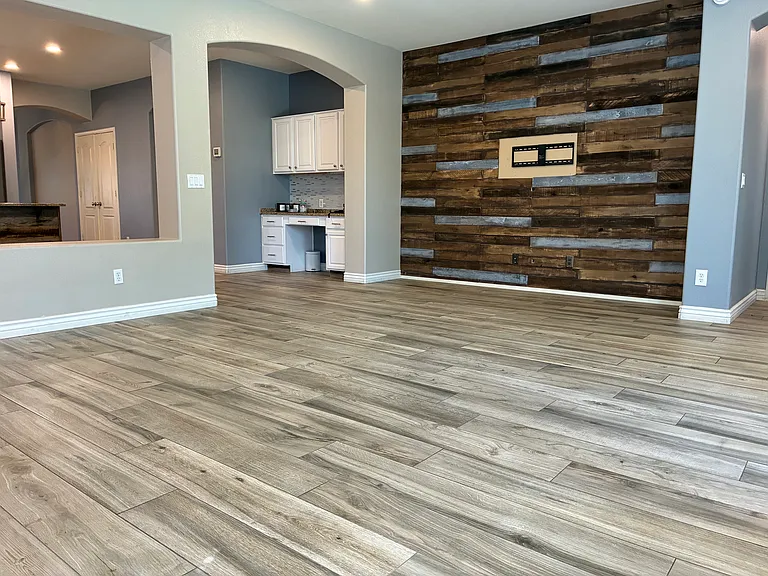 9237 W Irma Ln — Photo 8