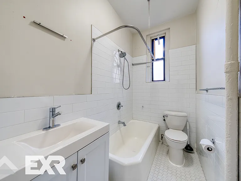 526 W 111th St #2CC — Photo 7