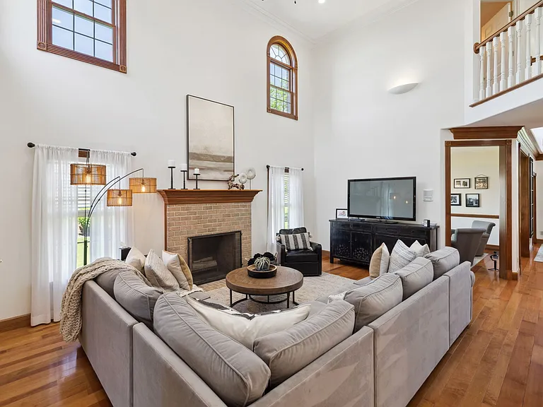 2504 Ron Dr — Photo 40