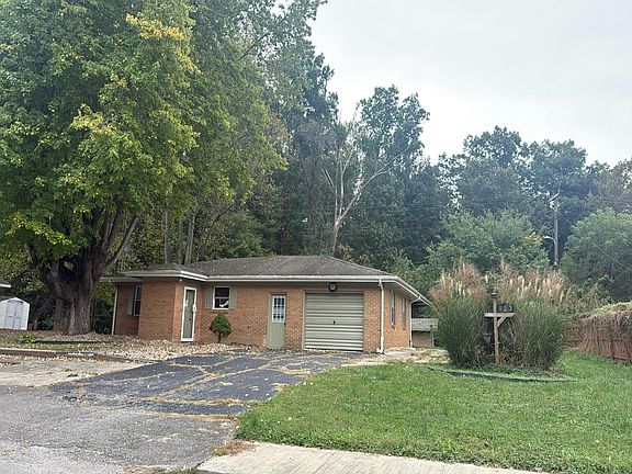 2nd image of 123 Earle St