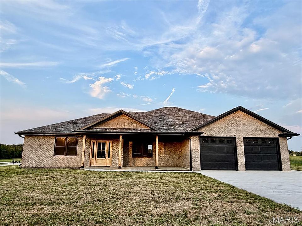 1st image of 360 Honeysuckle Dr