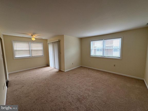 4th image of 12-4 Florence Tollgate Pl