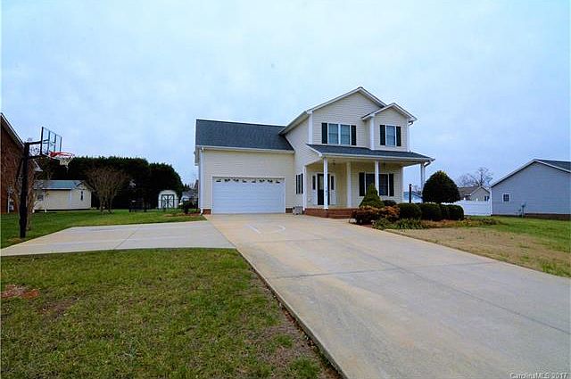 1st image of 107 Glen Cross Dr