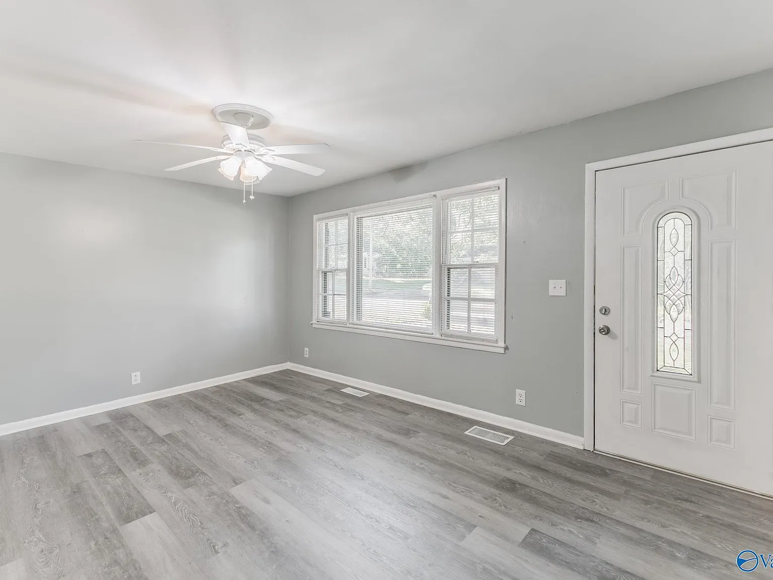 3 bed, 1.5 bath, 1047 sqft, $1,250 — Photo 4