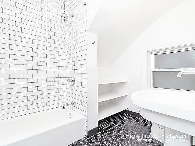 834 W Waveland Ave #2 — Photo 15