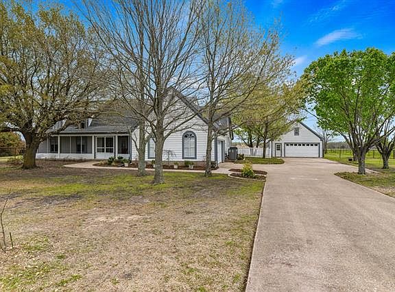 2nd image of 1001 Candice Cir