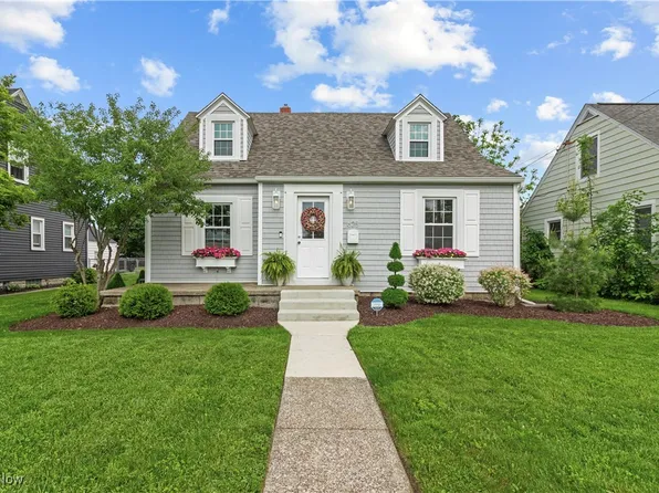 625 Laurel Ave, Port Clinton, OH 43452