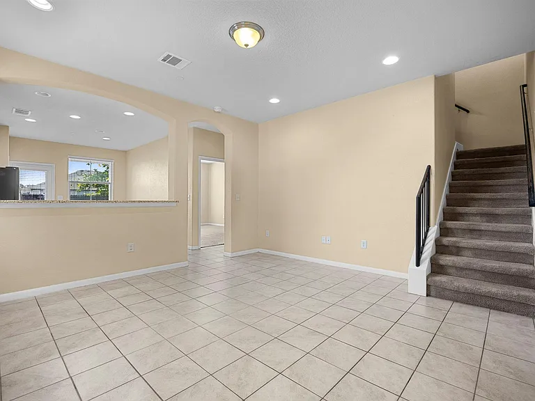 2880 Donnell Dr #101 — Photo 3