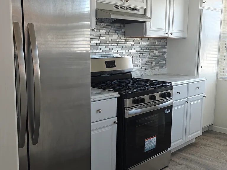 316 S Washburn Ave — Photo 5
