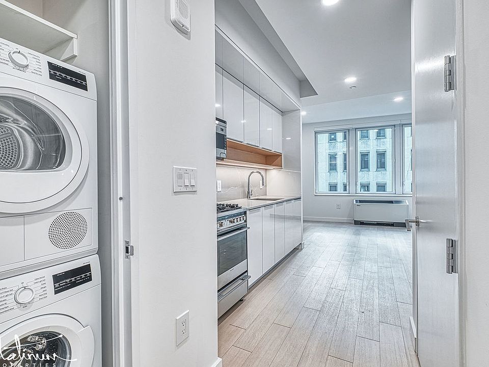 1st image of 20 Broad St #1622