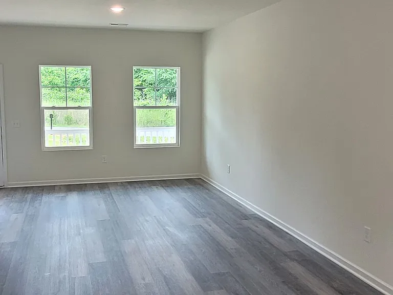 133 Slate Dr — Photo 4