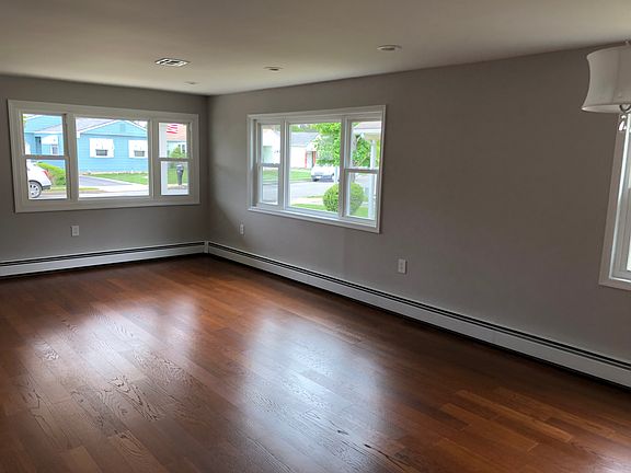 3rd image of 100 Freeport Blvd