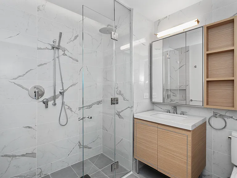 250 E 83rd St #3B — Photo 5
