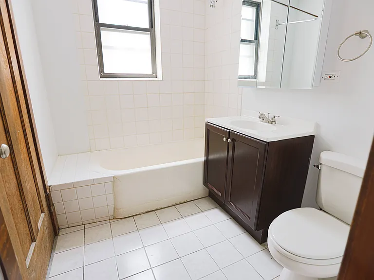 3540 N. Janssen Ave. — Photo 12