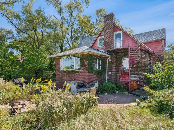 8353 Lake Shore Dr, Gary, IN 46403