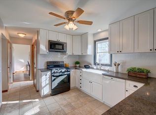 2637 S Norfolk Cir, Fitchburg, WI 53719