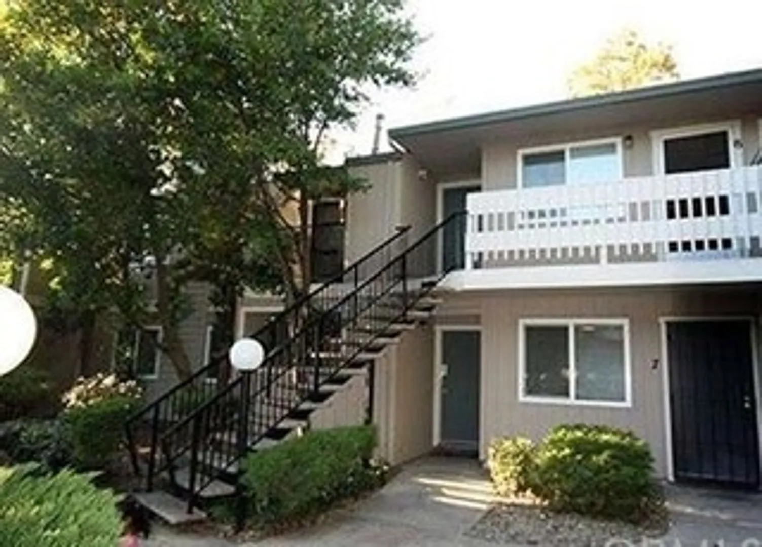 2 Bedroom 1 Bath close to CSUC — Photo 1