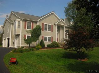38 Summerlin Ct, Wappingers Falls, NY 12590